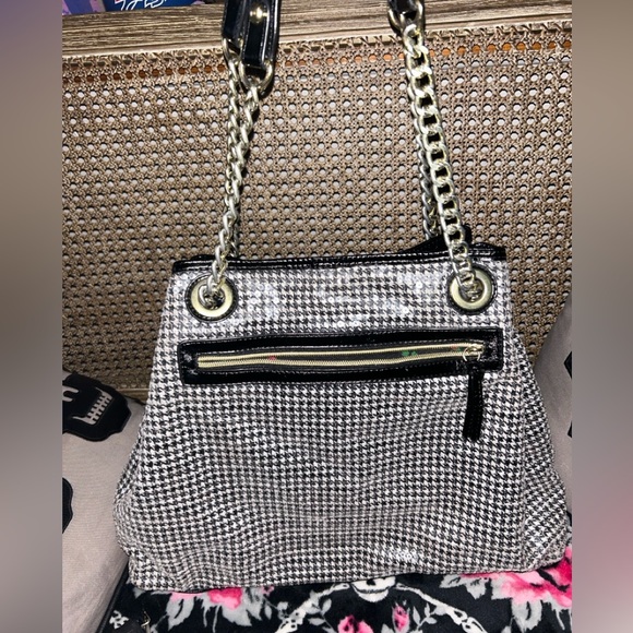 Betsey Johnson Black and White Houndstooth Sequins Chain Shoulder Bag EUC - Picture 2 of 8